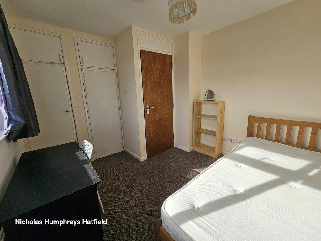 Additional image 8 of Martin Close