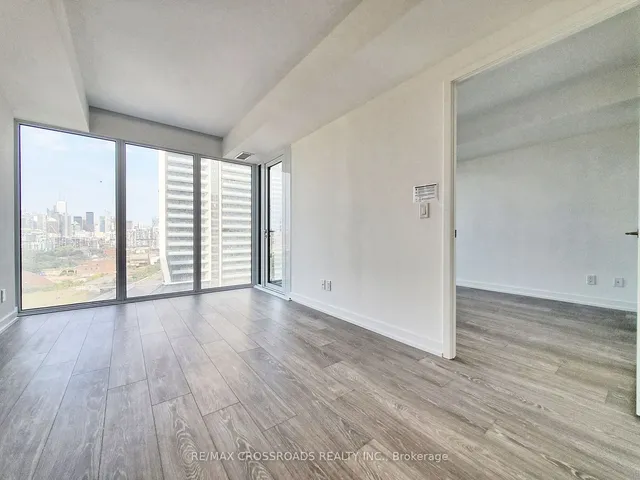 Additional image 3 of 19 Western Battery Rd Unit 1222