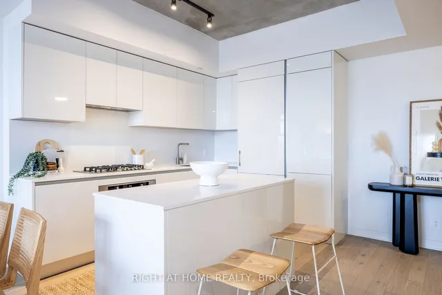 Additional image 3 of 2720 Dundas St Unit PH 5