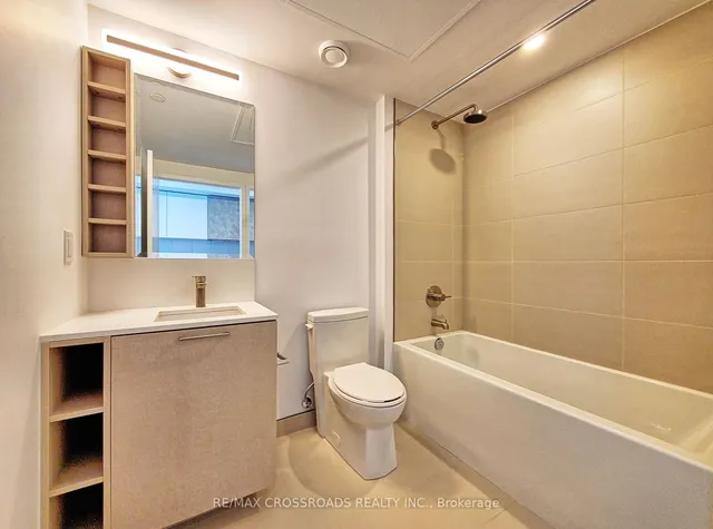 Additional image 8 of 19 Western Battery Rd Unit 1222