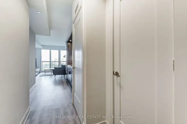 Additional image 17 of 30 Inn On The Park Dr Unit 1607