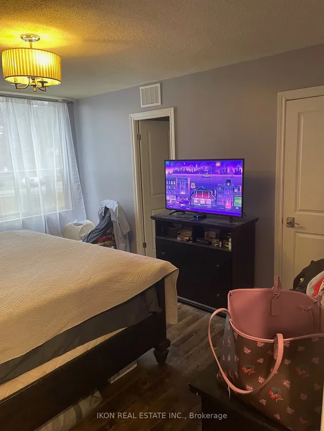 Additional image 3 of 10 Edgecliff Gfwy Unit 504