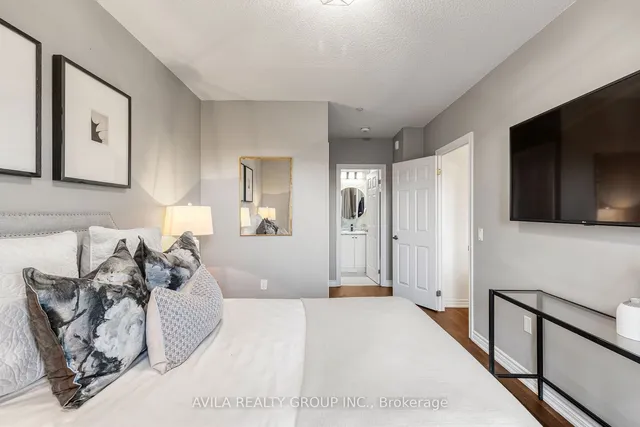 Additional image 22 of 716 Main St Unit 102