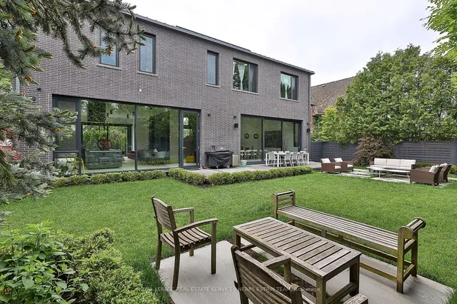 Additional image 38 of 108 Stratford Cres