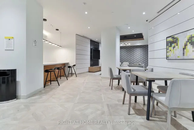 Additional image 12 of 159 Wellesley St Unit 406