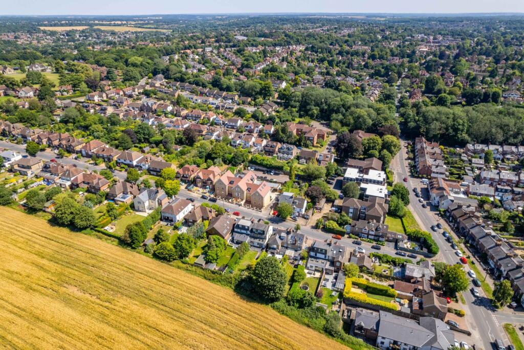 Additional image 3 of Bloomfield Road, Harpenden, Hertfordshire, AL5