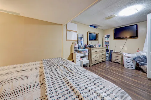 Additional image 35 of 109 Crittenden Sq