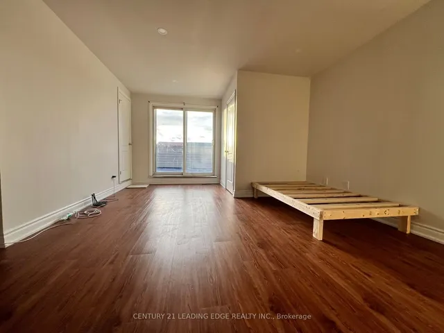 Additional image 33 of 82 Leitch Ave