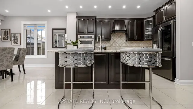 Additional image 17 of 23 Louisburg Cres