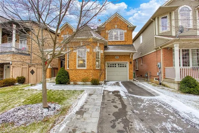 382 Montreal Cir