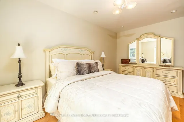 Additional image 33 of 43 Snowshoe Millway