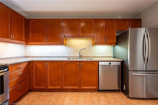 Additional image 23 of 4000 Creekside Dr Unit 207