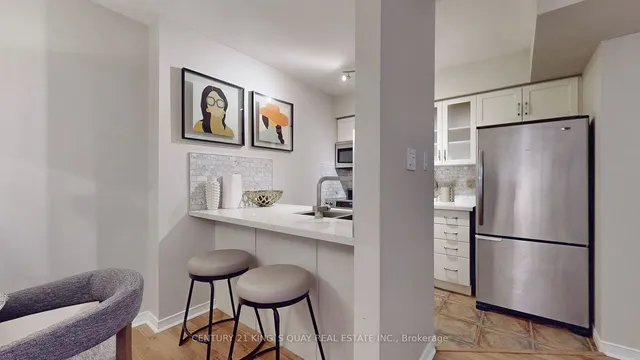 Additional image 17 of 38 Western Battery Rd Unit 612