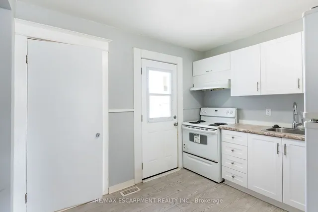 Additional image 15 of 289 Roxborough Ave