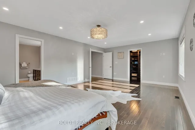 Additional image 18 of 47 Lorupe Crt