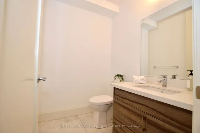 Additional image 35 of 112 King St Unit PH 6