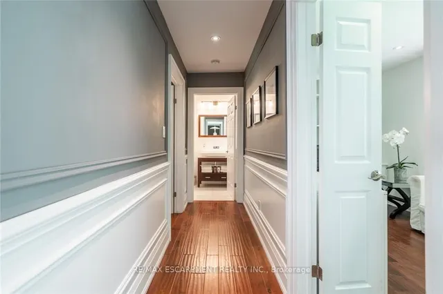 Additional image 18 of 607 Edgewater Cres