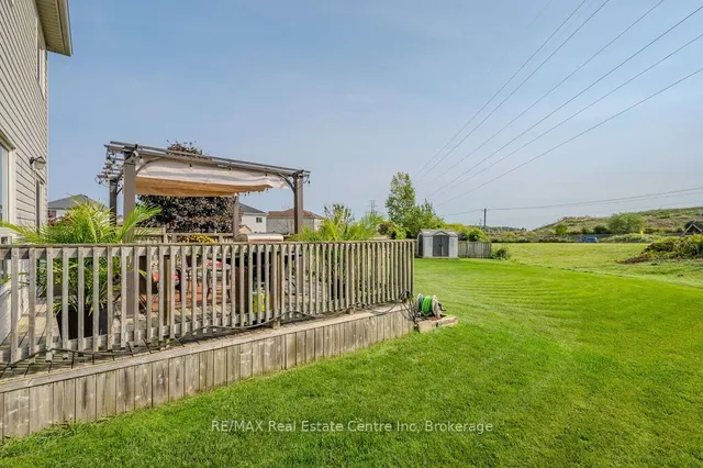 Additional image 28 of 128 Henhoeffer Cres