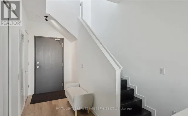 Additional image 11 of 7 Smith Cres Unit PH807