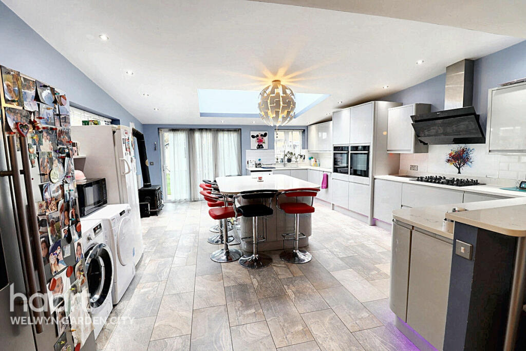 Additional image 6 of Hollybush Lane, Welwyn Garden City