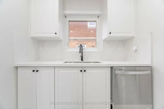 Additional image 13 of 41 Townhouse Cres