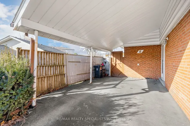 Additional image 3 of 8 Rollins Pl