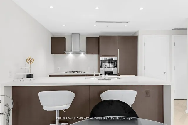 Additional image 10 of 180 University Ave Unit 2104