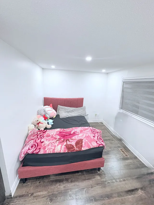 Additional image 18 of 50 Niagara Pl