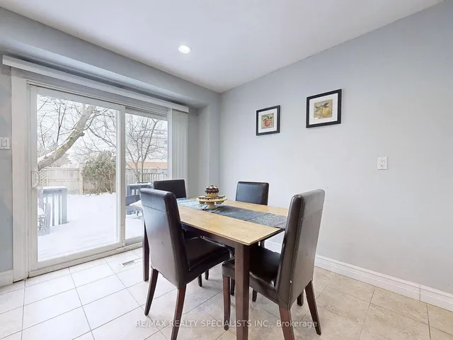 Additional image 12 of 8 Stephensen Crt