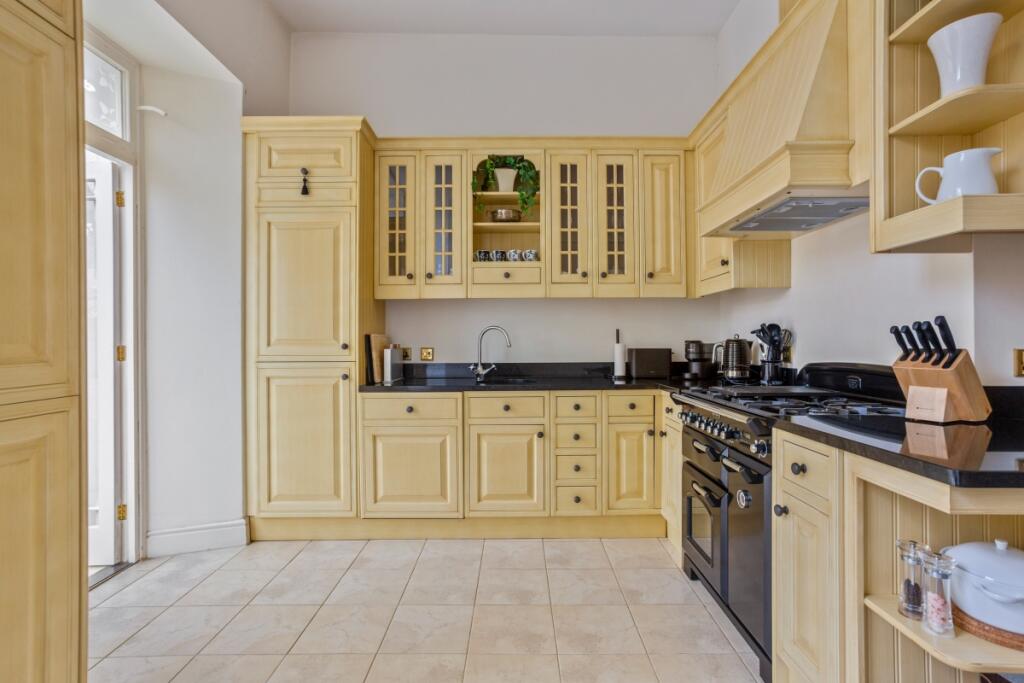 Additional image 13 of Royal Crescent Bath BA1