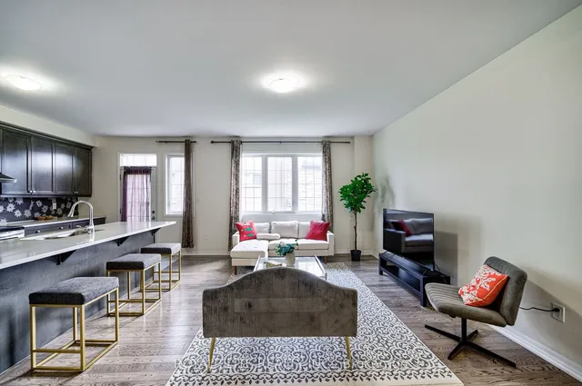 Additional image 12 of 260 North Park Blvd