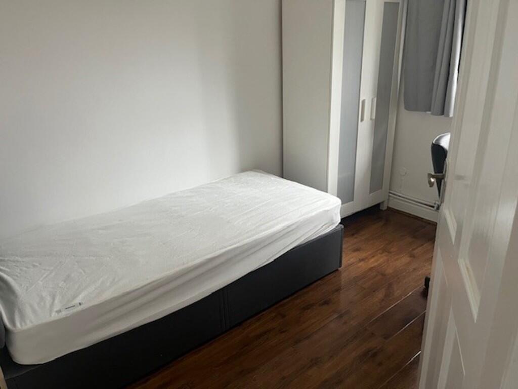 Additional image 5 of 4 , Broadfield Walk