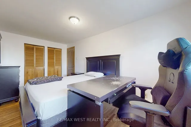 Additional image 34 of 78 Primula Cres