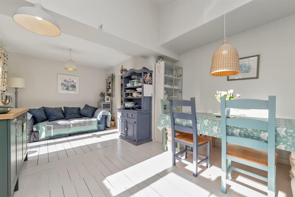 Additional image 8 of Springwood Walk, St Albans