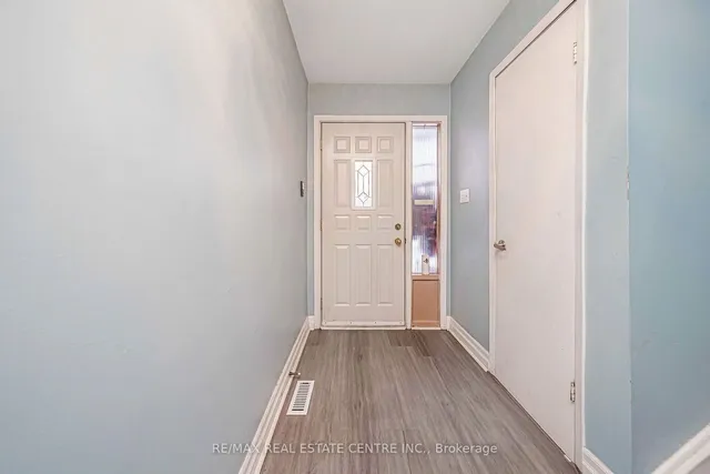 Additional image 6 of 27 Vodden Crt