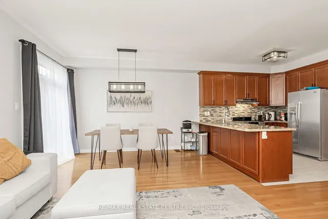 Additional image 17 of 27 Cedar Lake Cres