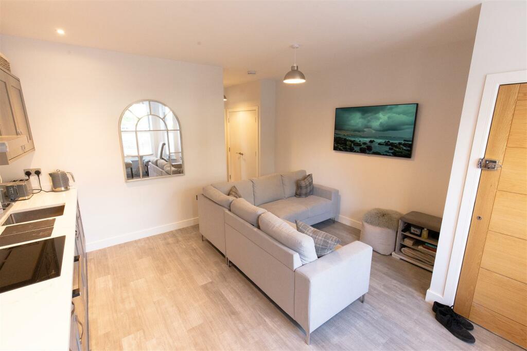 Additional image 6 of Apt. 1 The Elms, 14 High Street, Henley-In-Arden