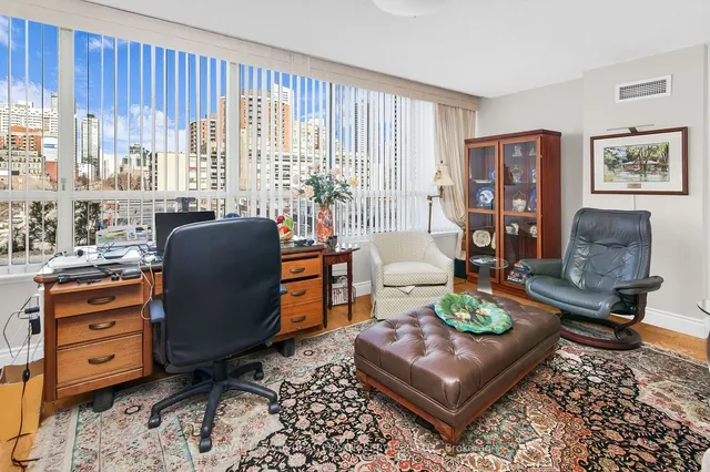 Additional image 17 of 130 Carlton St Unit 609