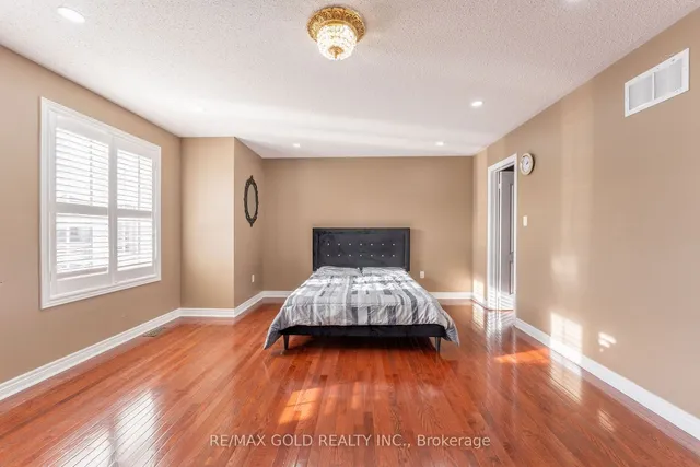 Additional image 7 of 16 Runnymede Cres