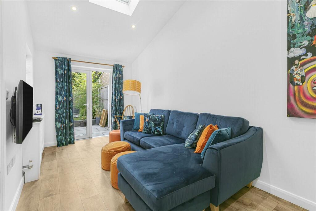 Additional image 8 of Hadrian Close, St. Albans, Hertfordshire, AL3