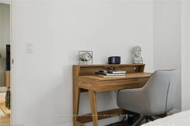 Additional image 21 of 118 KING STREET EAST Unit 313