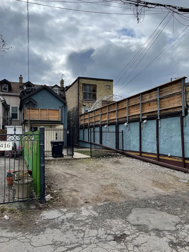 Additional image 29 of 414 Dundas St