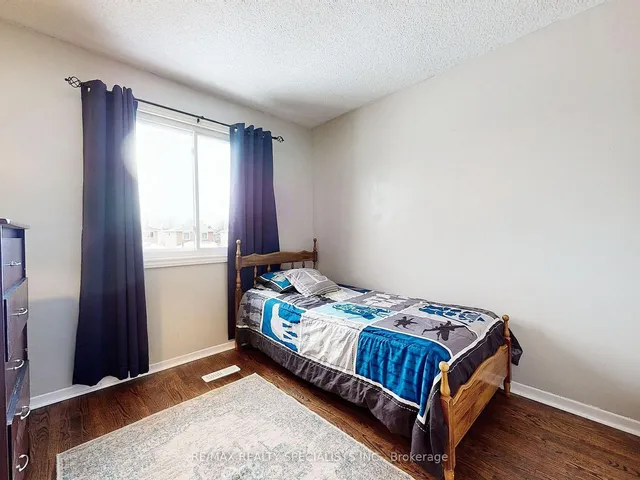 Additional image 24 of 8 Stephensen Crt