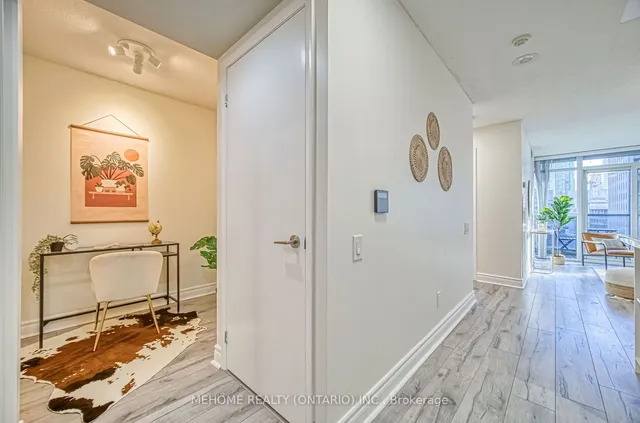 Additional image 20 of 21 Carlton St Unit 909