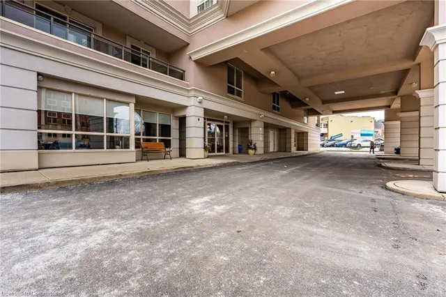 Additional image 5 of 4000 Creekside Dr Unit 207