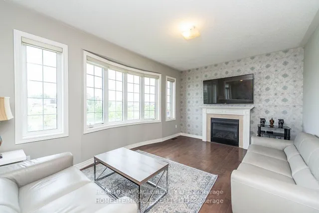 Additional image 10 of 30 Lloyd Cres