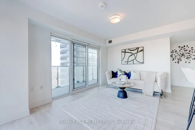 Additional image 17 of 575 Bloor St Unit 1703