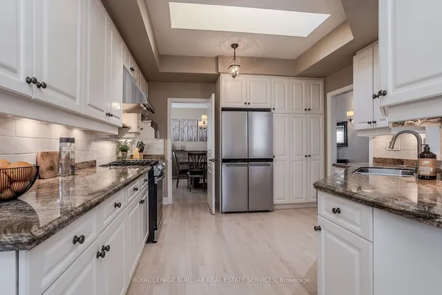 Additional image 14 of 4098 Montrose Cres