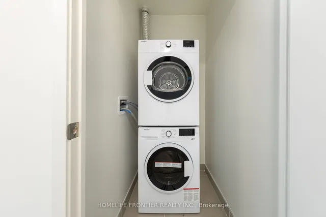 Additional image 19 of 65 Mutual St Unit 3004