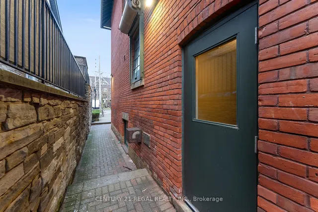 Additional image 29 of 228 St George St Unit 3